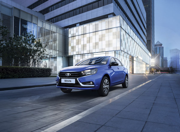 Обновленная Lada Largus Cross Comfort 5 мест — Ледниковый (221) по выгодным ценам